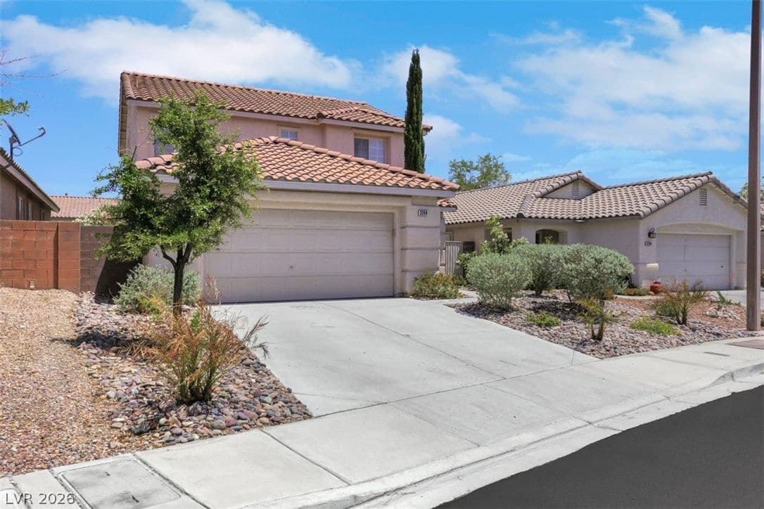 3244 Little Stream Street