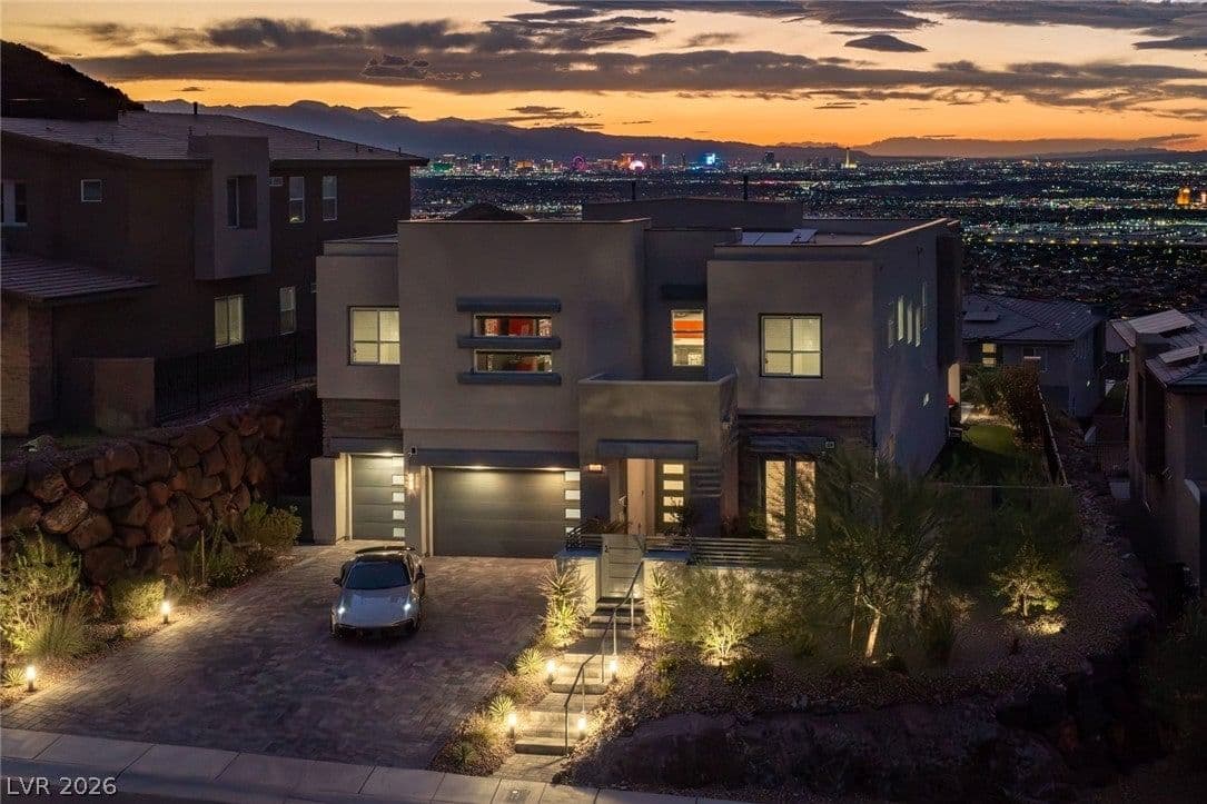 526 La Nain Lane