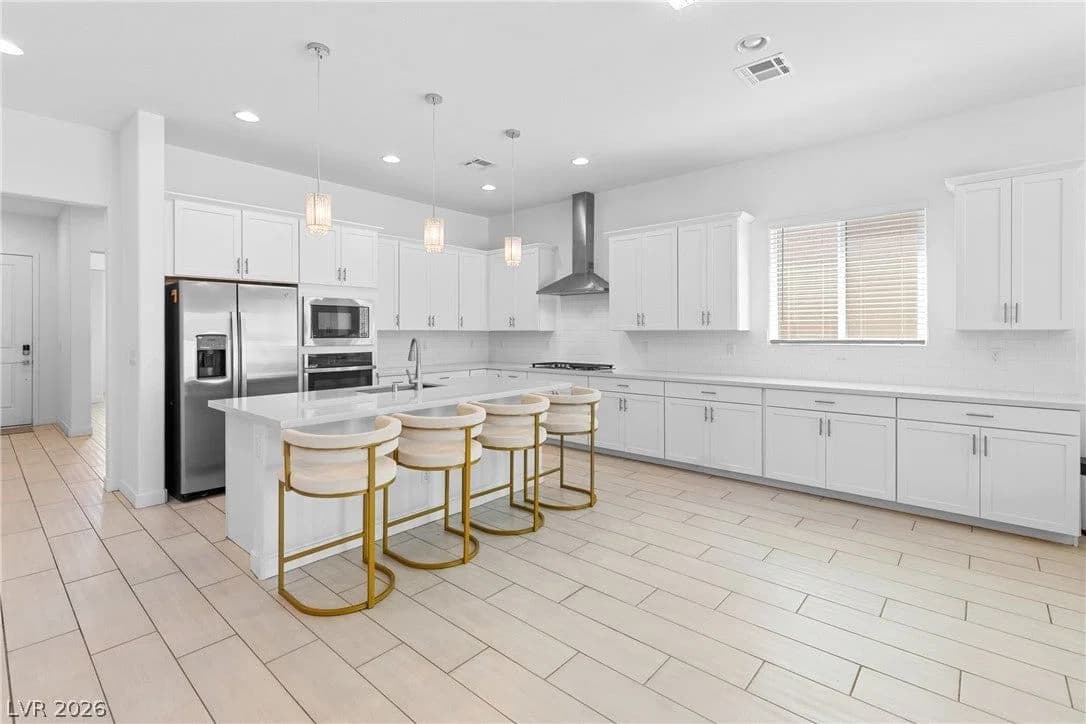 10205 Tumbaga Street photo 2
