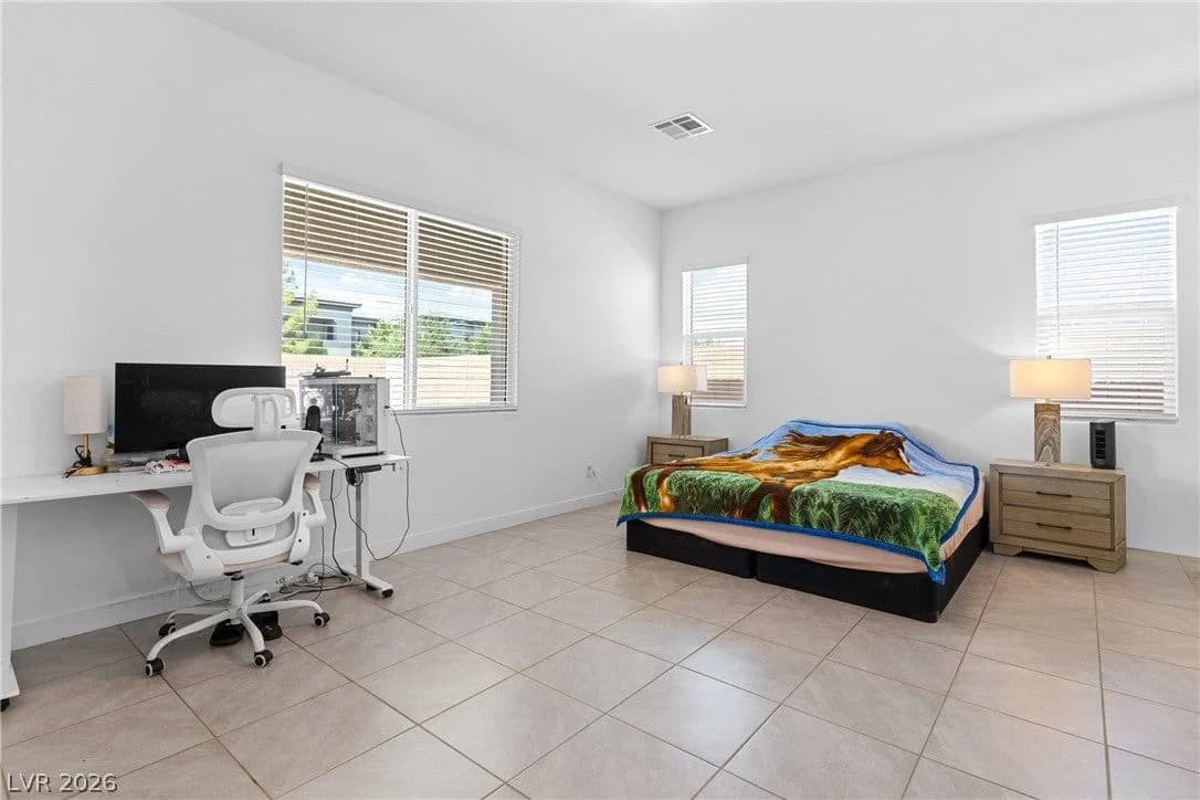 10205 Tumbaga Street photo 4
