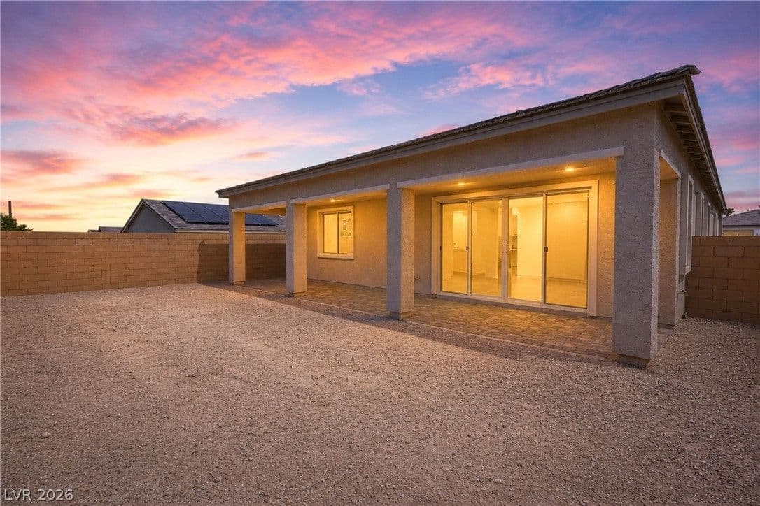 10205 Tumbaga Street photo 5