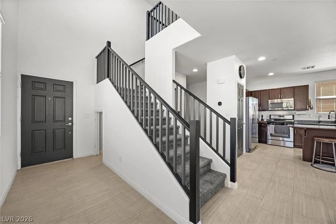 124 Fiery Hill Avenue photo 4
