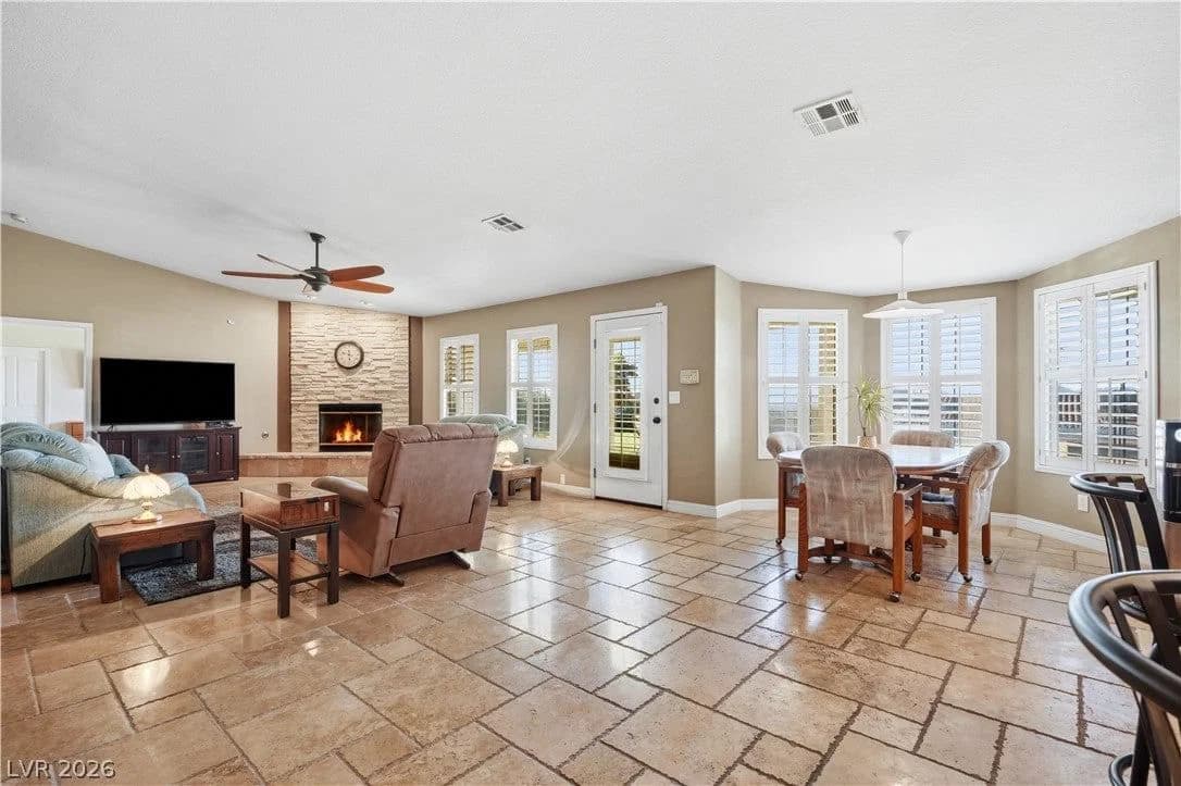 100 Highland Drive photo 2