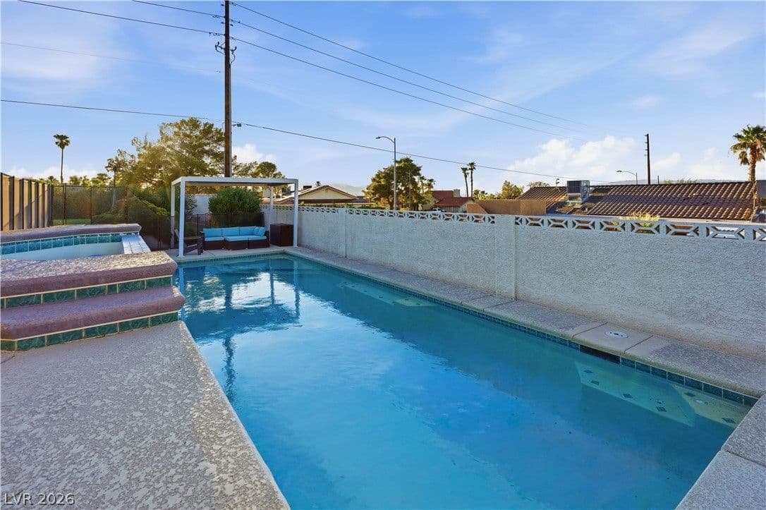 100 Highland Drive photo 5