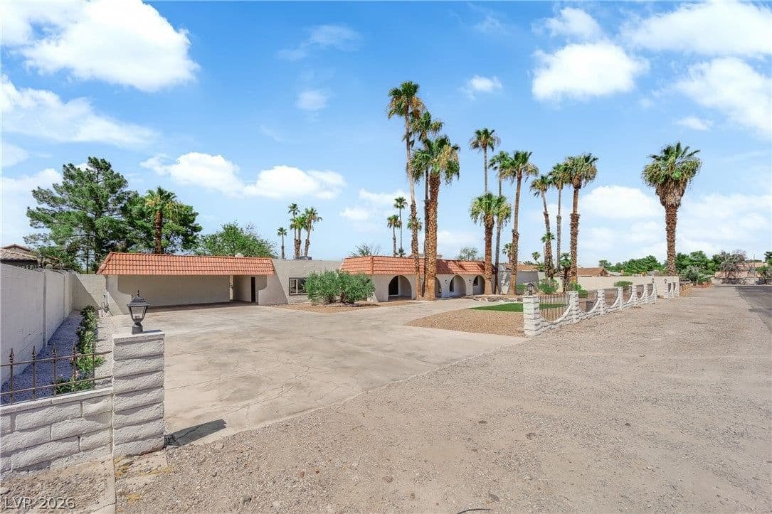 2880 Casey Drive photo 4