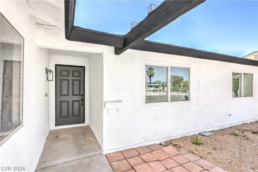 434 Scenic Drive photo 3
