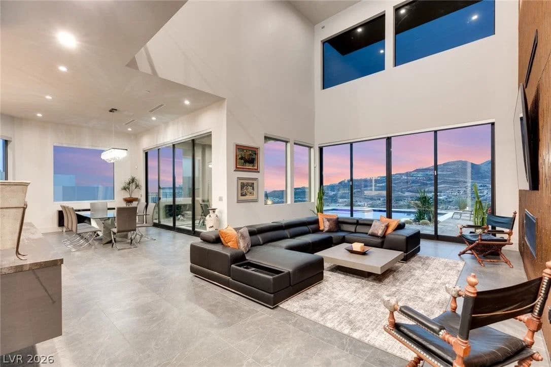 668 Dragon Peak Drive photo 5