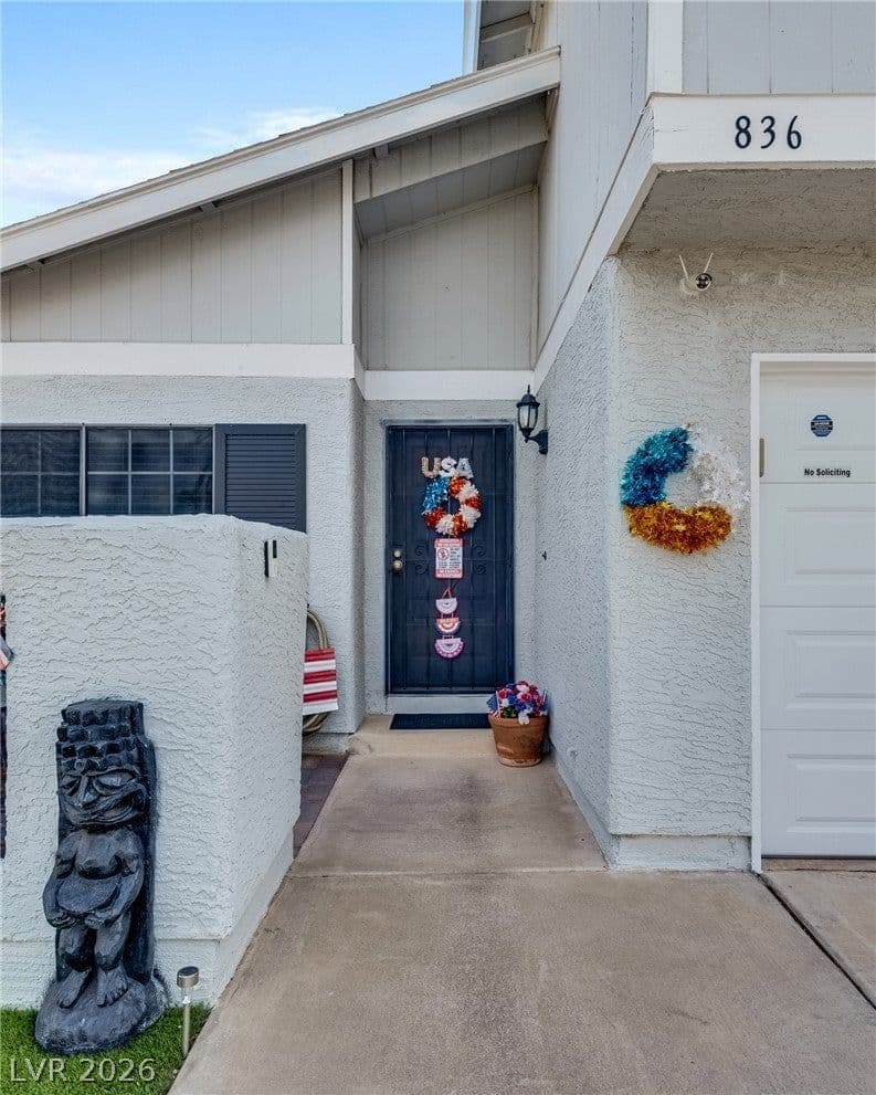 836 Vermillion Drive photo 4