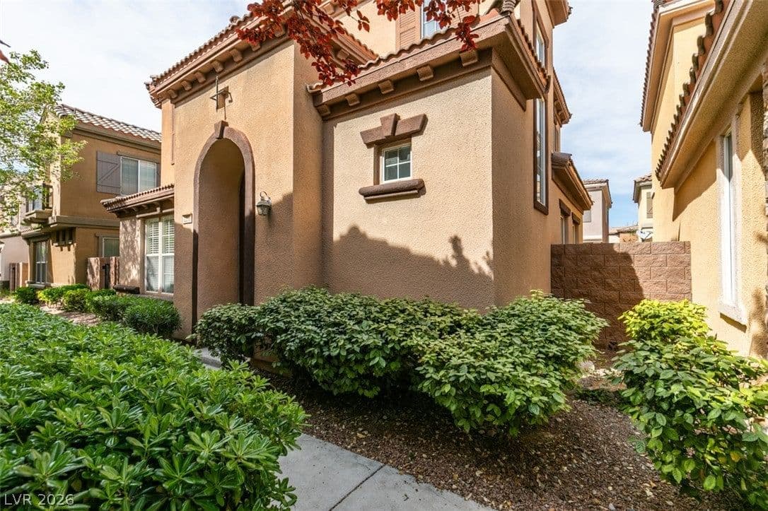 2256 Aragon Canyon Street photo 3