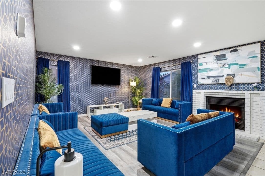 2838 Via Stella Street photo 2
