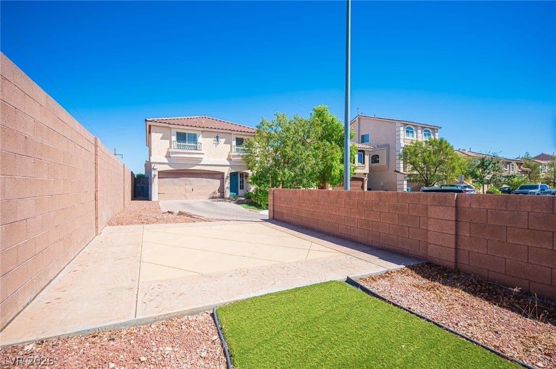 9912 Mills Reef Court photo 2