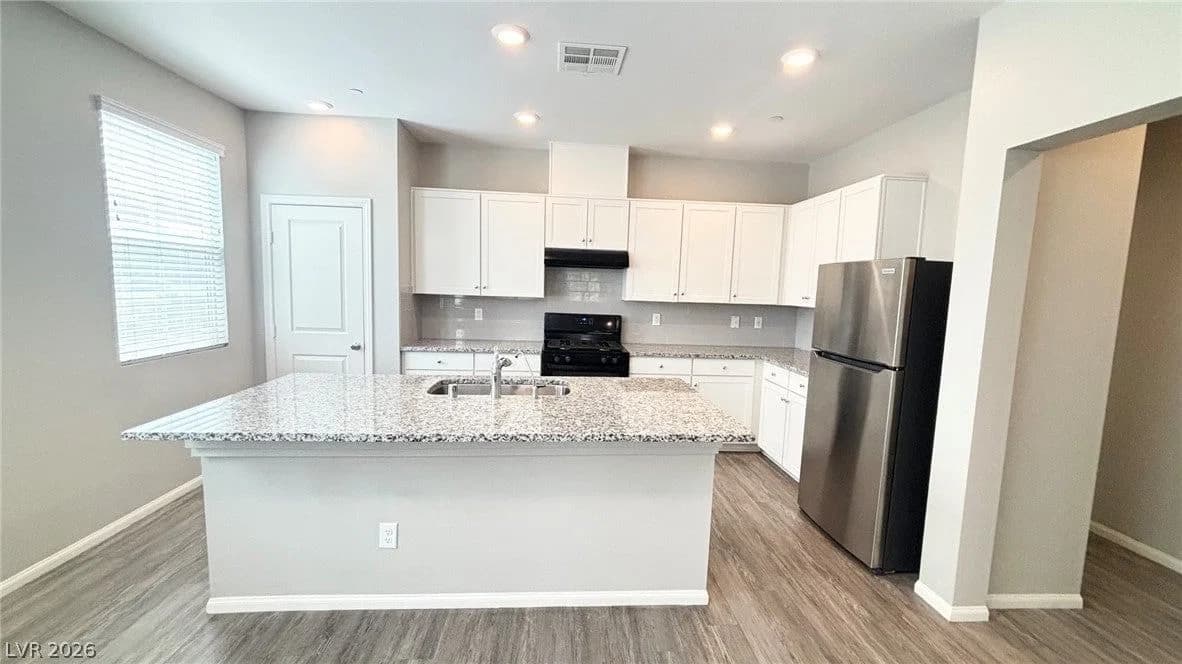 2850 Alenga Street photo 4