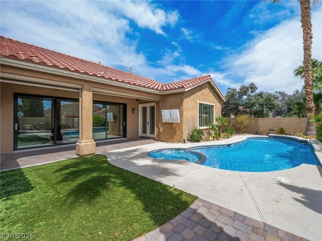 2404 Quartz Peak Street photo 2