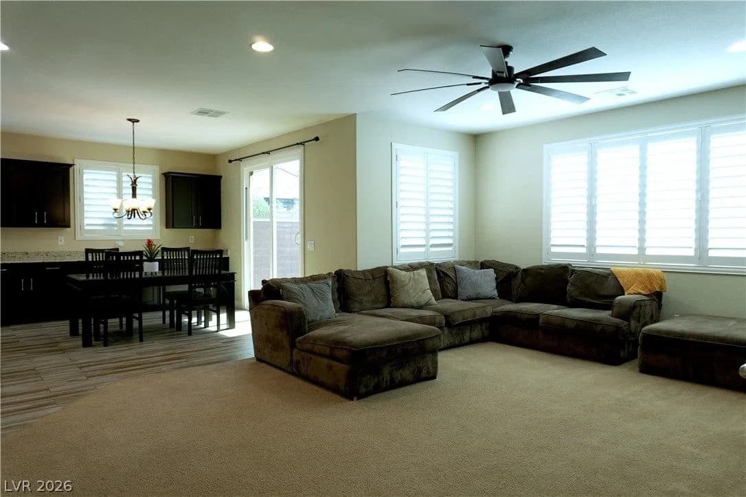 7675 Tierra Montanosa Avenue photo 2
