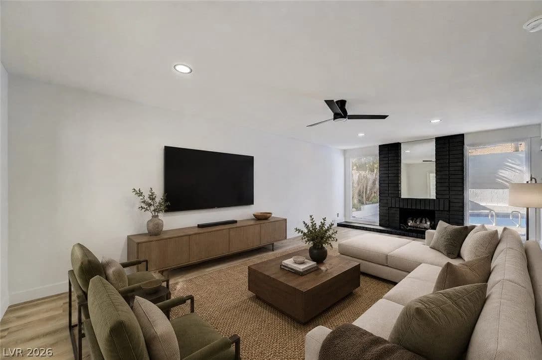 3846 Valley Meadow Drive photo 4