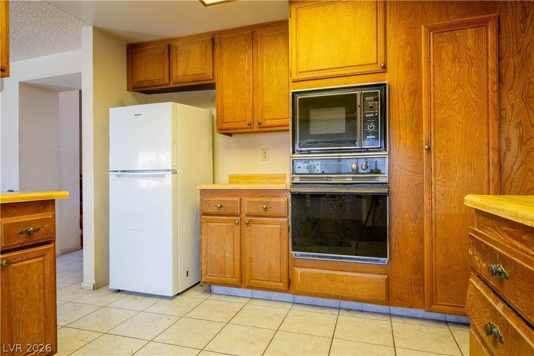 6333 Obannon Drive photo 5