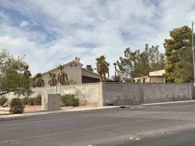 1830 Del Font Court photo 2
