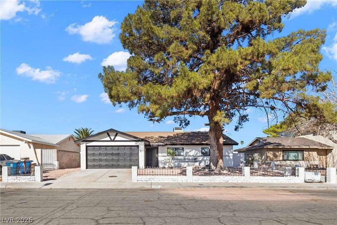 1712 Rockcrest Drive