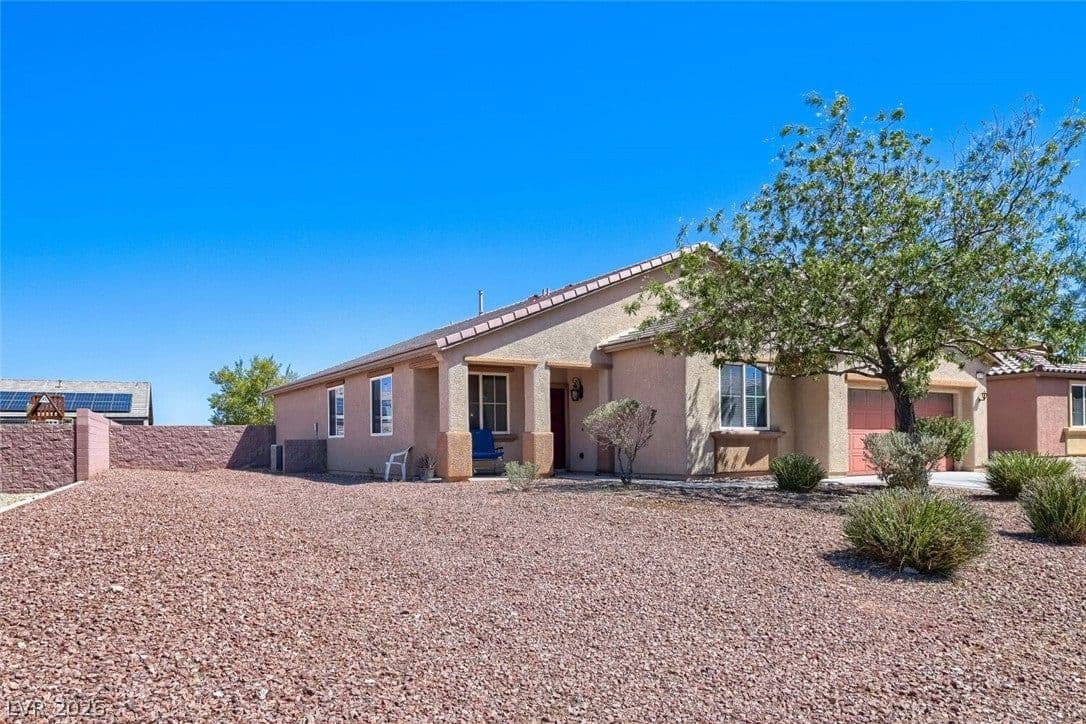 3920 Ropers Ranch Street photo 2