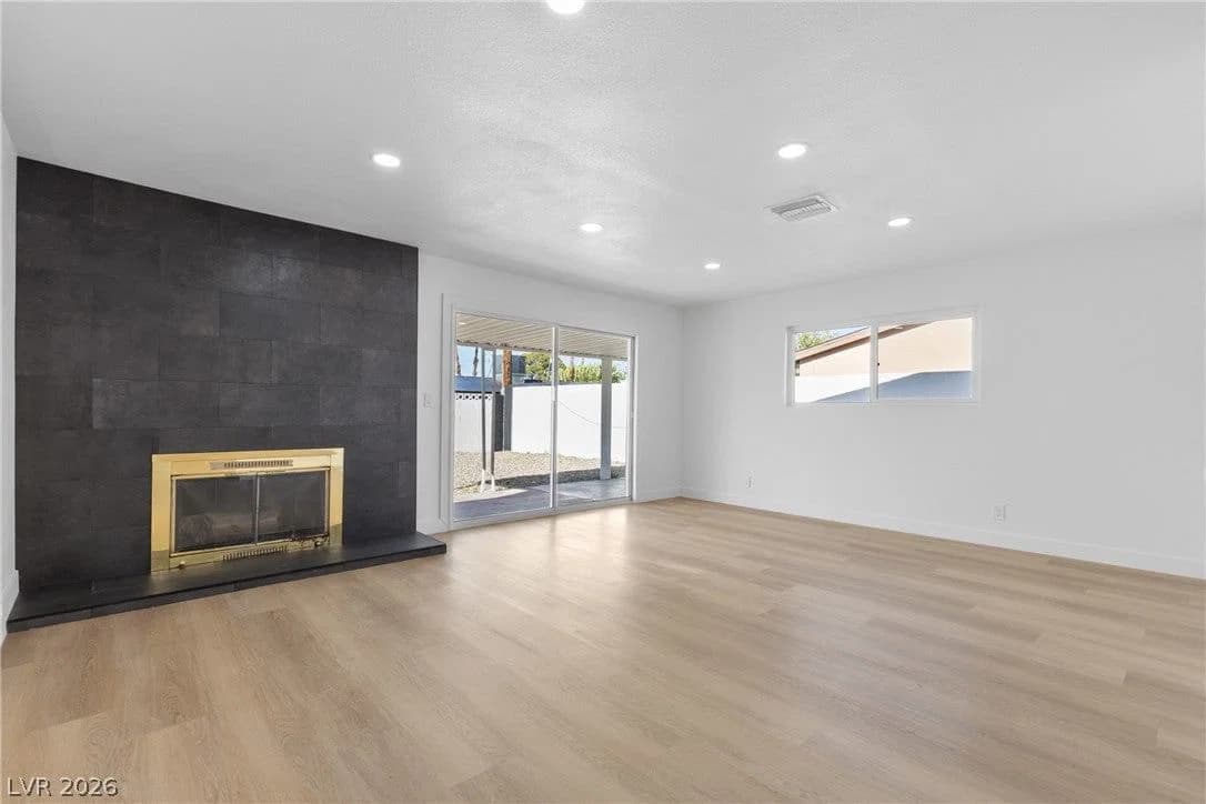 5900 Carmen Boulevard photo 5