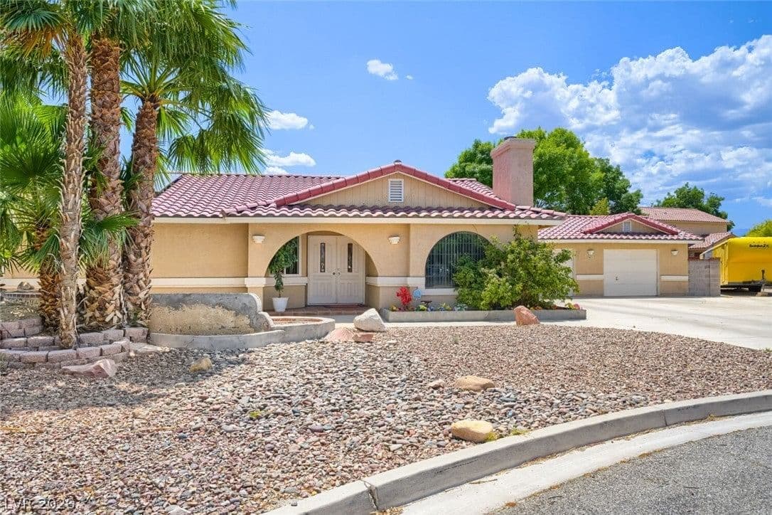 7671 Jones Boulevard photo 5