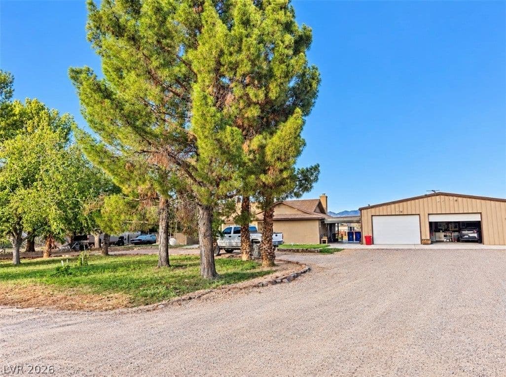 2710 Mateuse Street photo 2