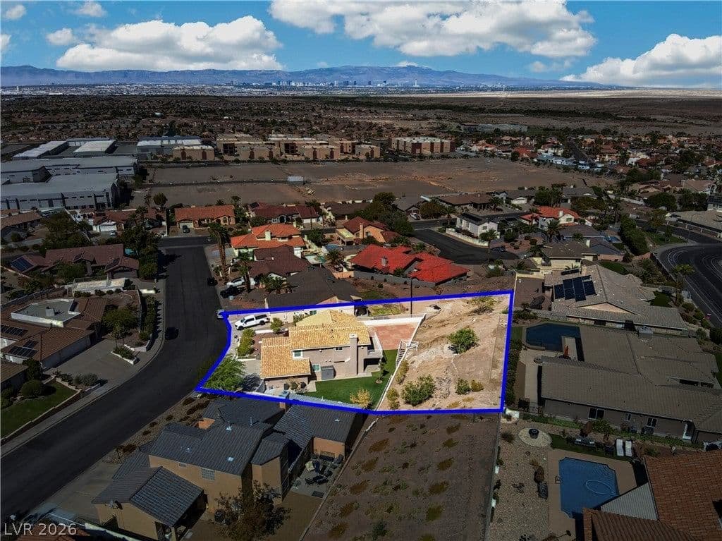 1049 Geranium Drive photo 5
