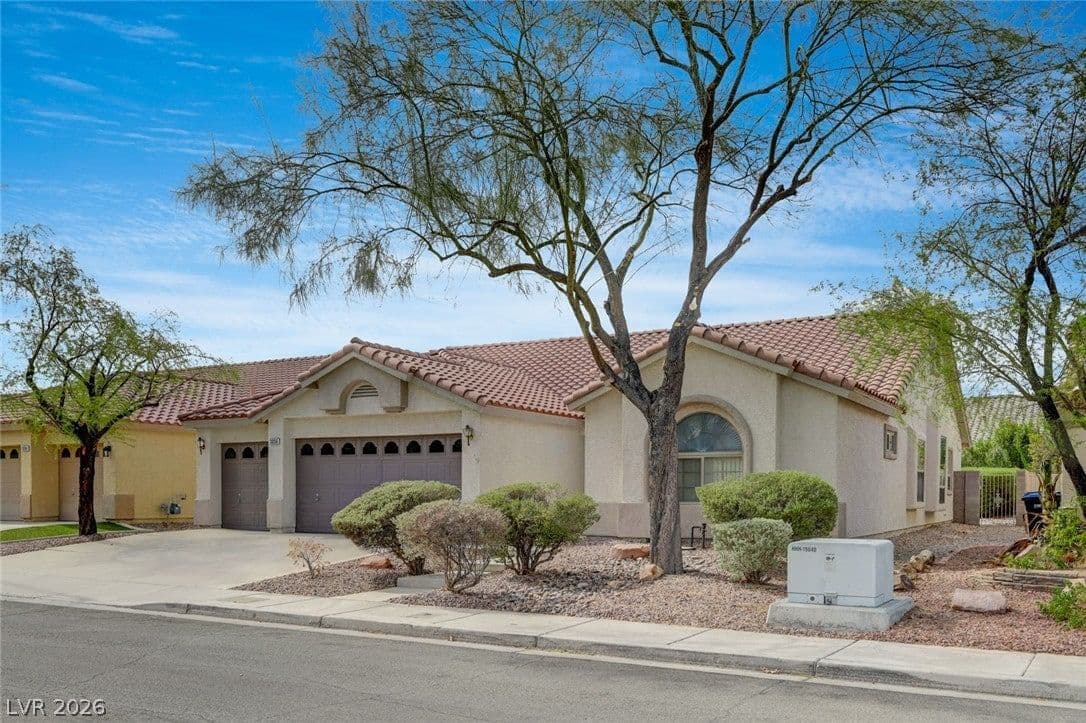 3056 Emerald Wind Street photo 2