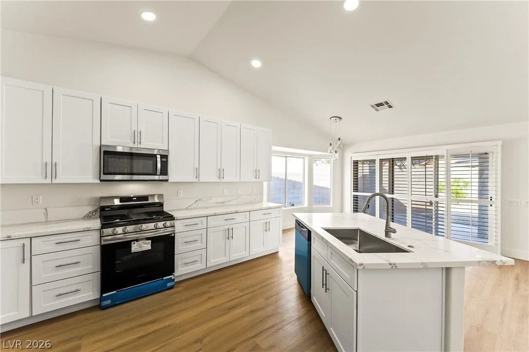 4330 Cobblehill Way photo 4