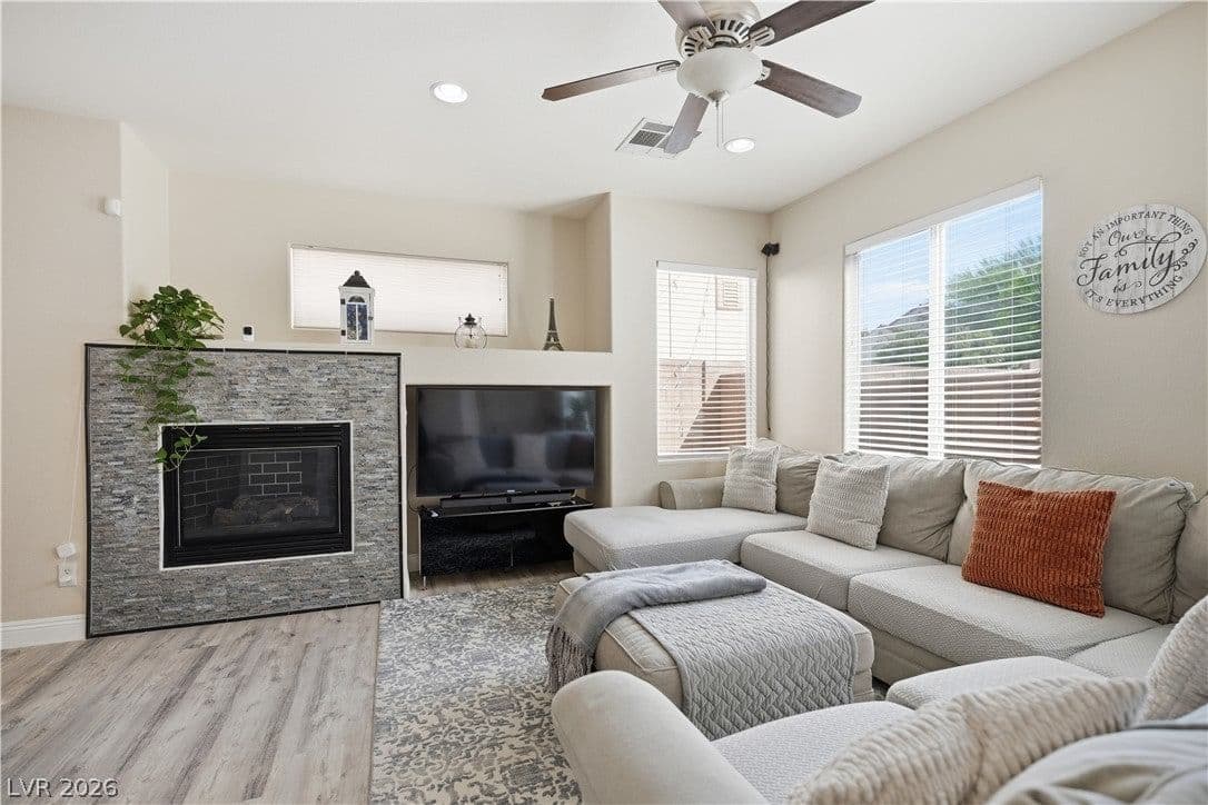 10876 Avenzano Street photo 4