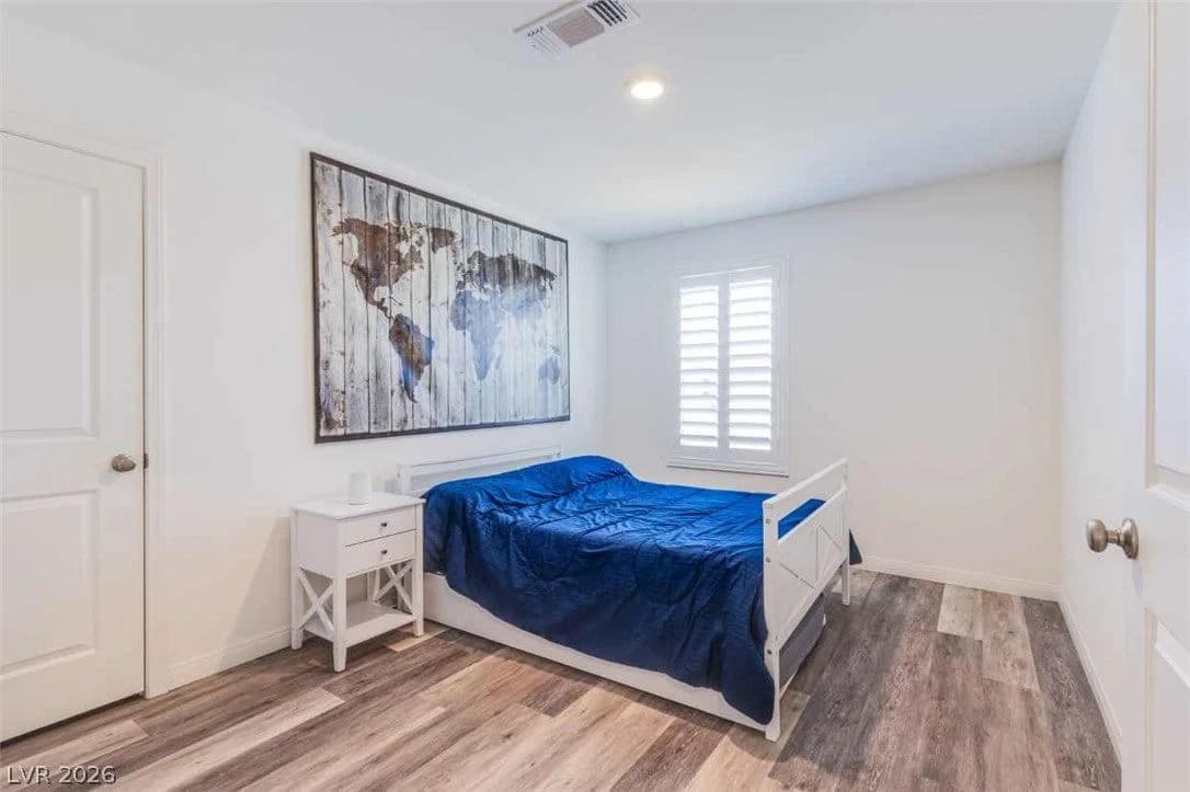 7712 Lush Oasis Avenue photo 2