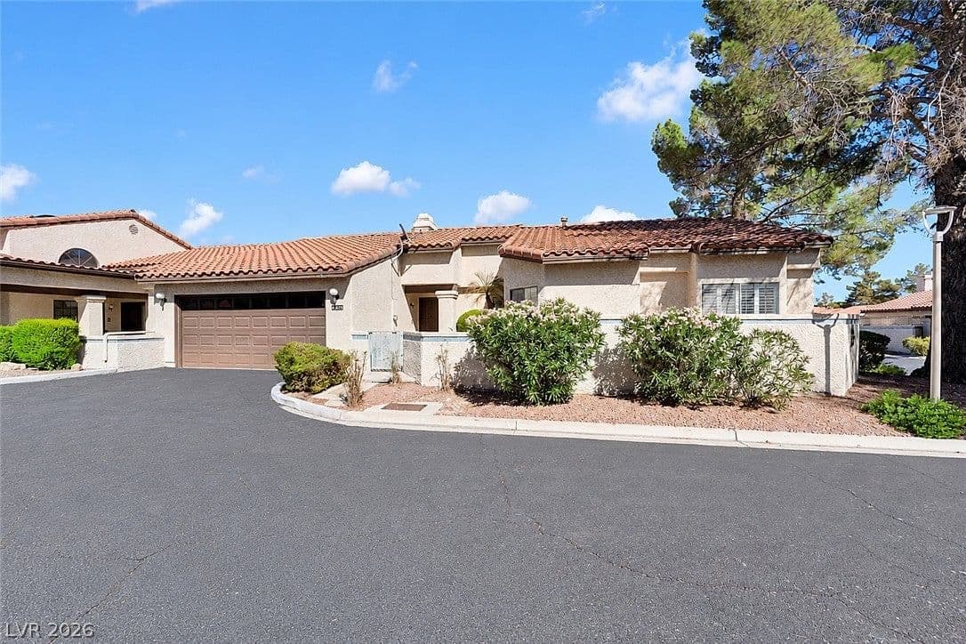 3125 La Mancha Way photo 2