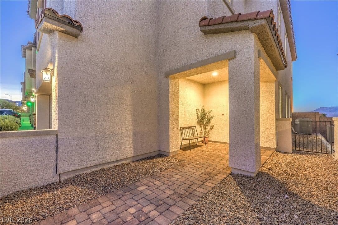10632 Adeno Avenue photo 5