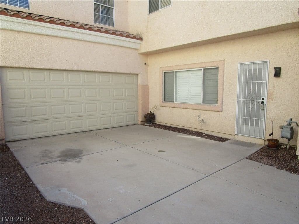 6265 Overhang Avenue photo 4