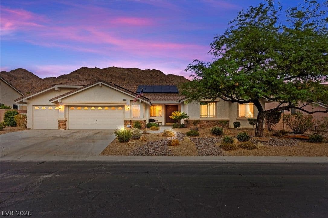 680 Coral View Street photo 4