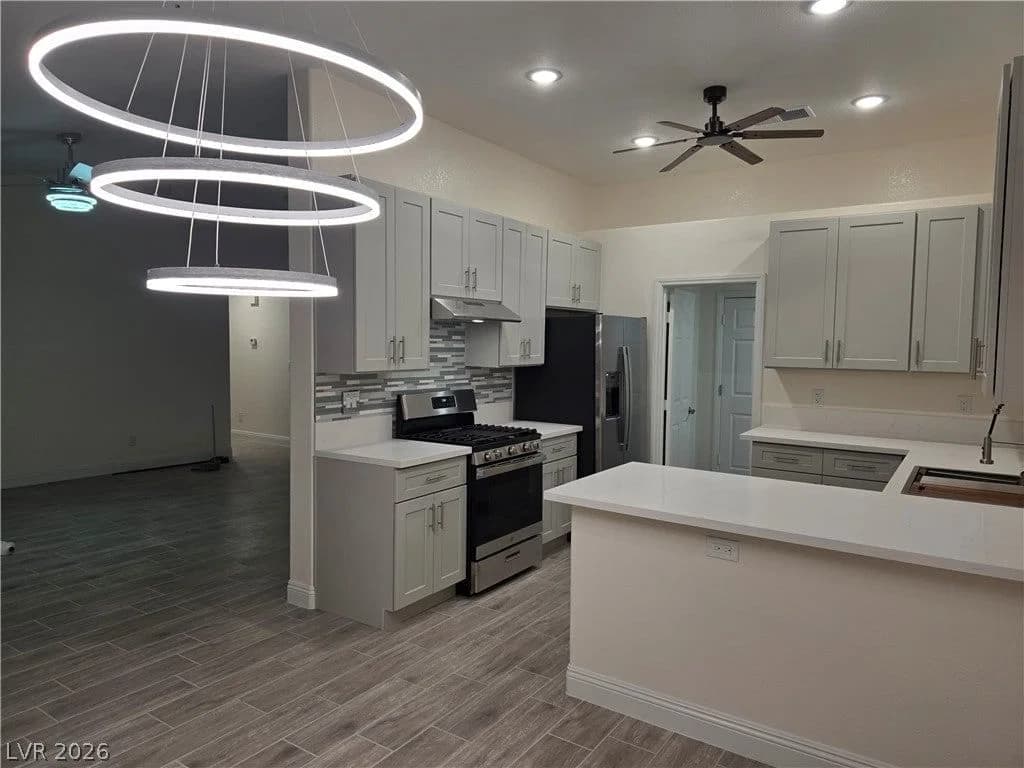 3640 Valley Drive photo 5