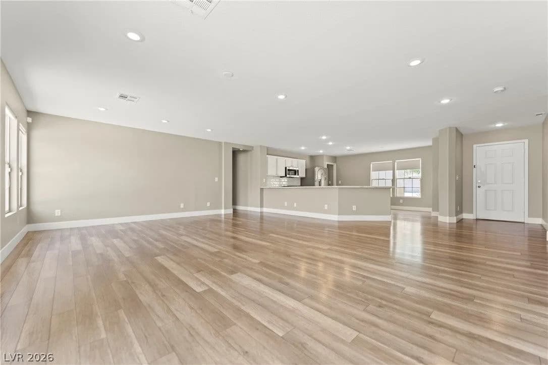 2726 Watkins Glen Avenue photo 3