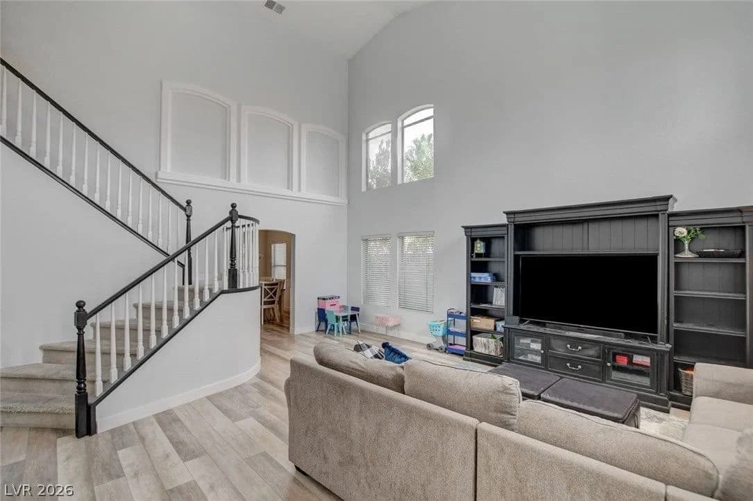8935 Waymire Creek Court photo 4