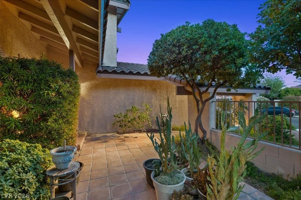 5254 Hibbetts Drive photo 4
