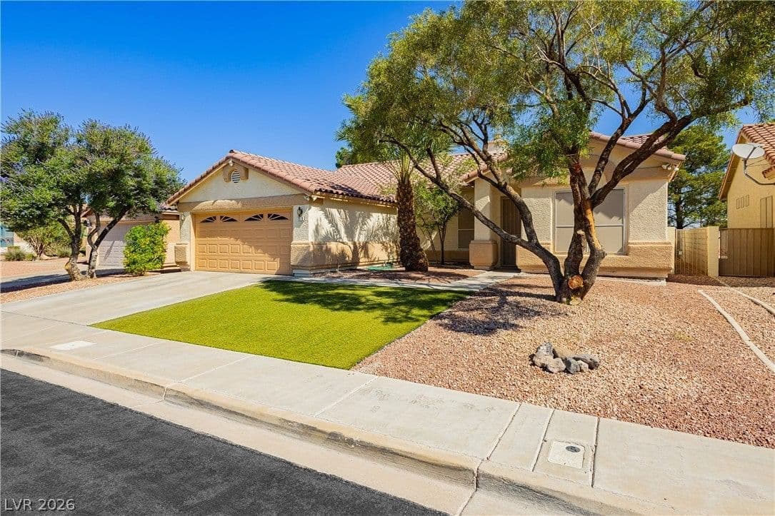 1578 Livingston Drive photo 2