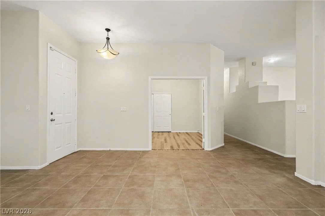 1578 Livingston Drive photo 5