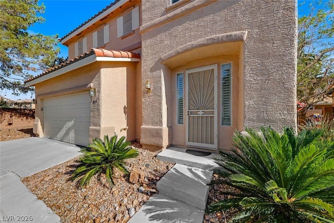 999 Whispering Grove Avenue photo 4