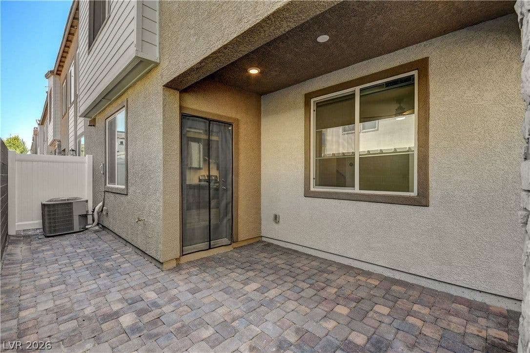 2514 Vittora Pointe Street photo 4
