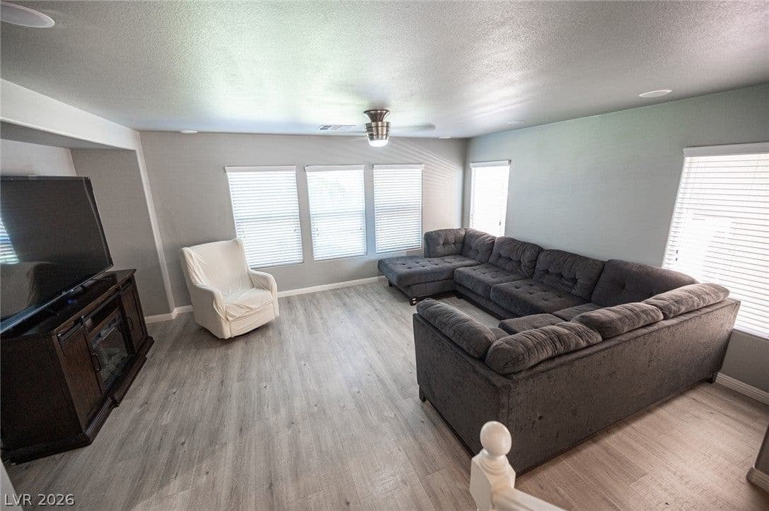 2436 Crane Court photo 4