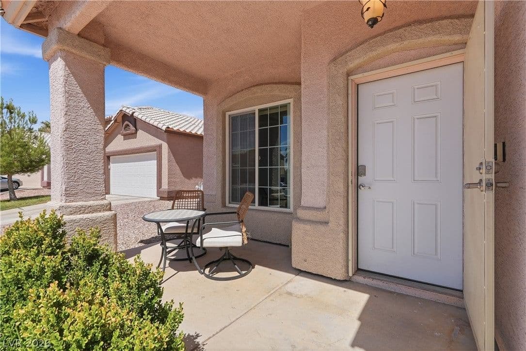 1608 Knoll Heights Court photo 4