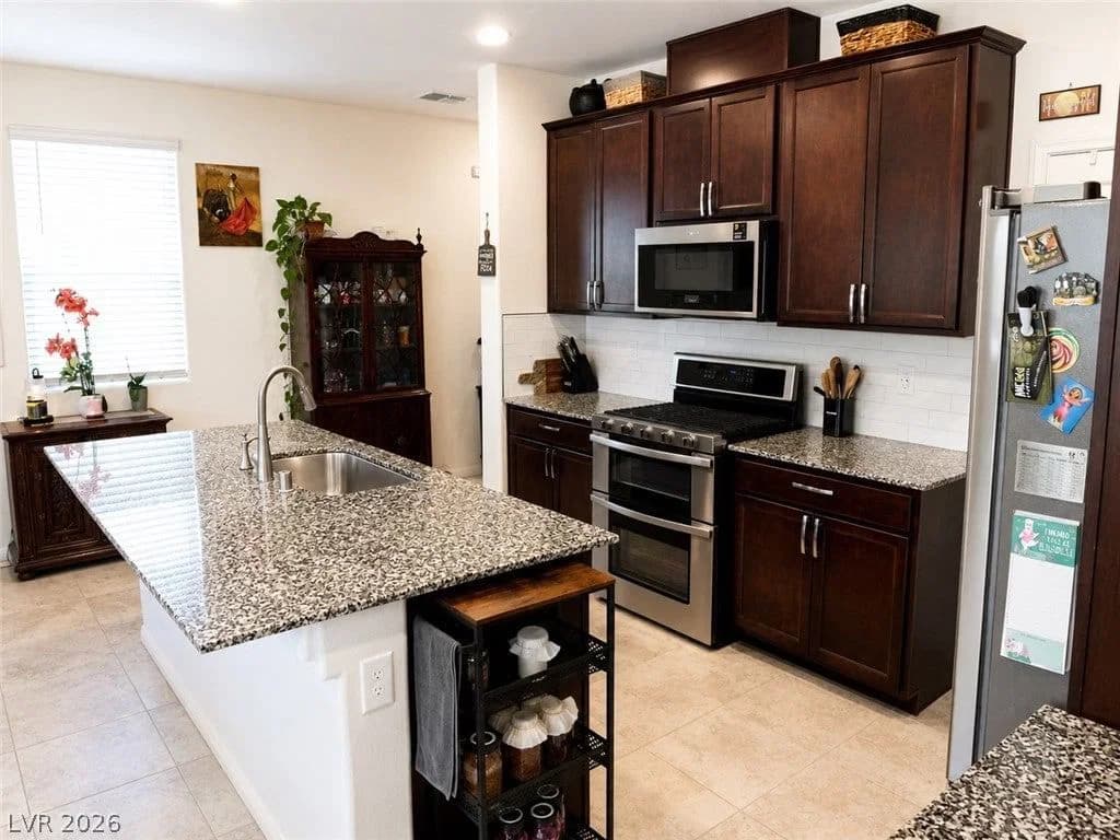 7014 Wildhorse Creek Street photo 4