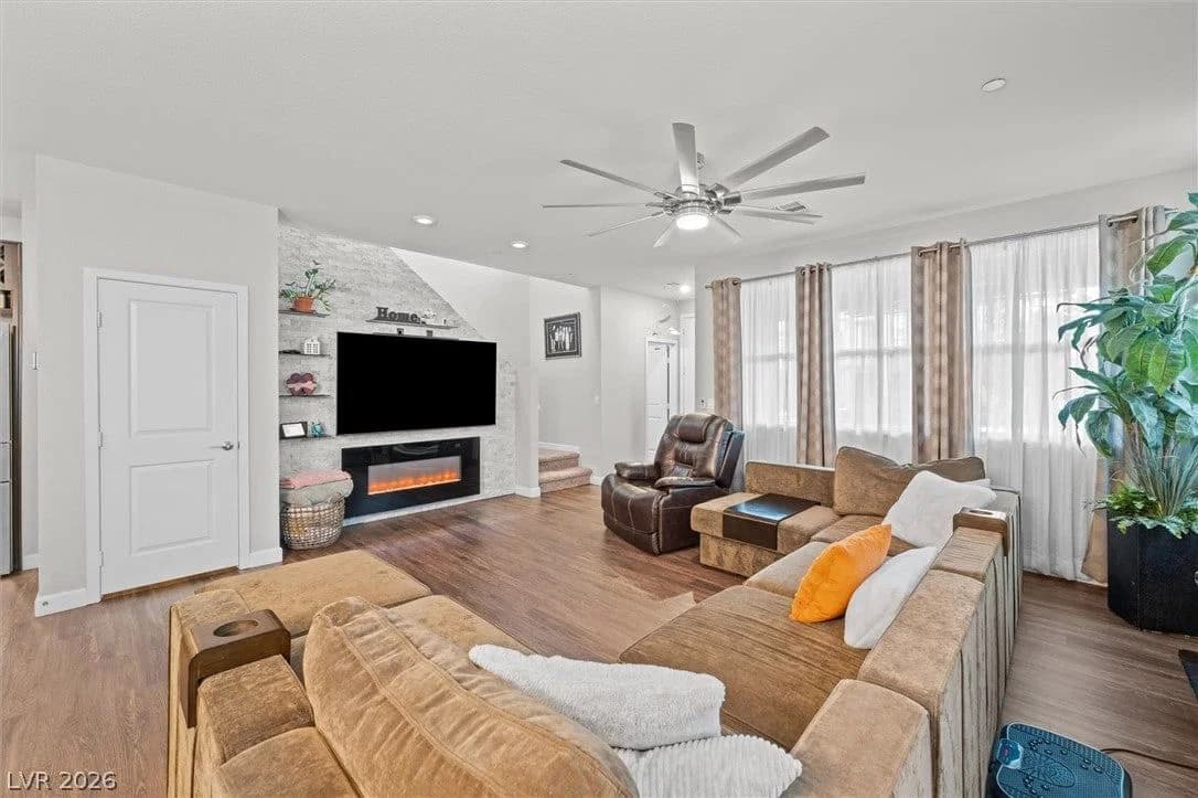 2871 Starling Summit Street photo 4