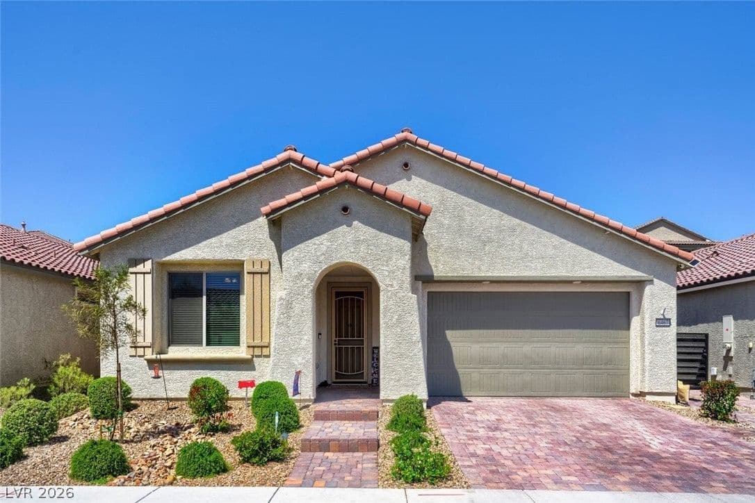 6467 Tavolara Street photo 2