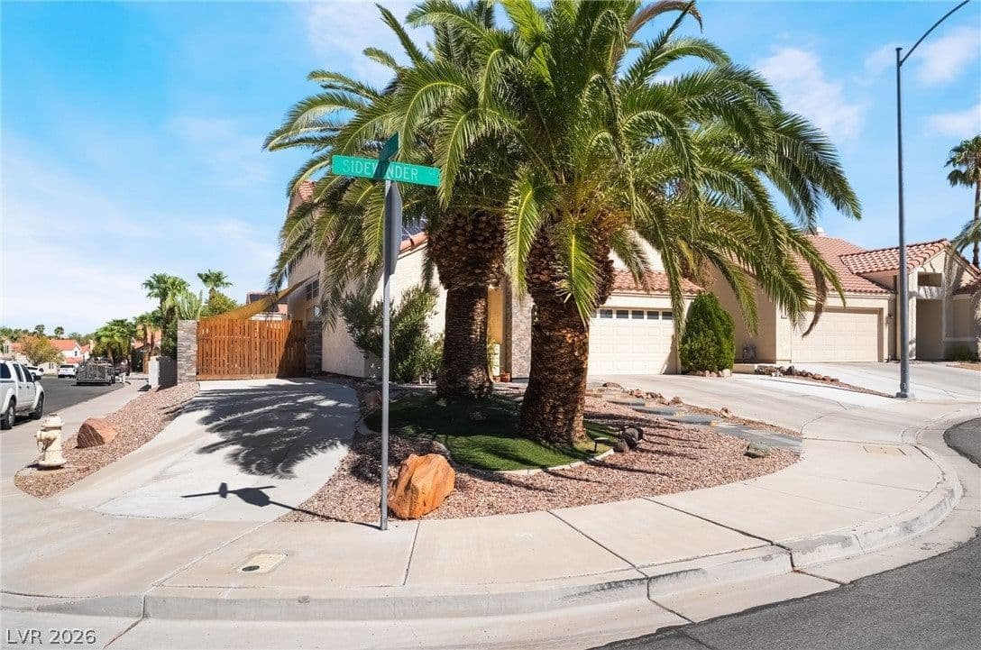 1715 Sidewinder Court photo 4