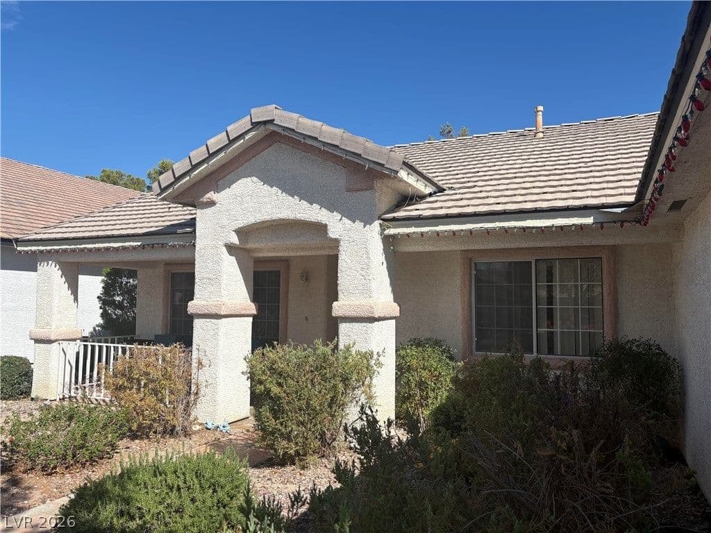 5104 Rancher Avenue photo 2